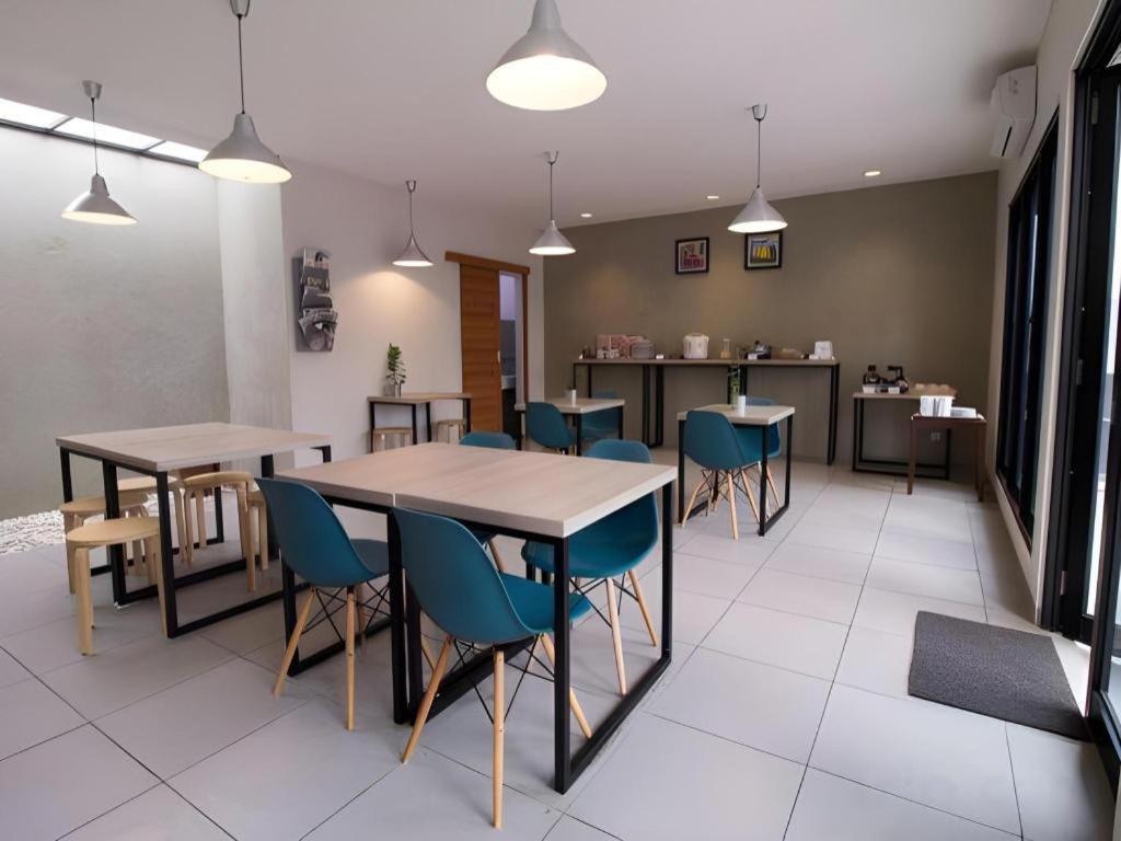 Casa Living Setiabudi Джакарта Экстерьер фото